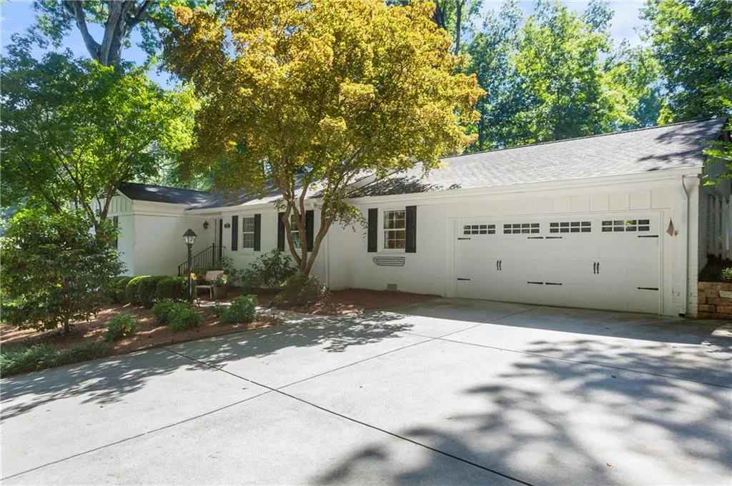 4822 Lake Forrest Drive, Atlanta, Georgia 30342, 4 Bedrooms Bedrooms, ,3 BathroomsBathrooms,Residential,Sold,4822 Lake Forrest Drive,6903538