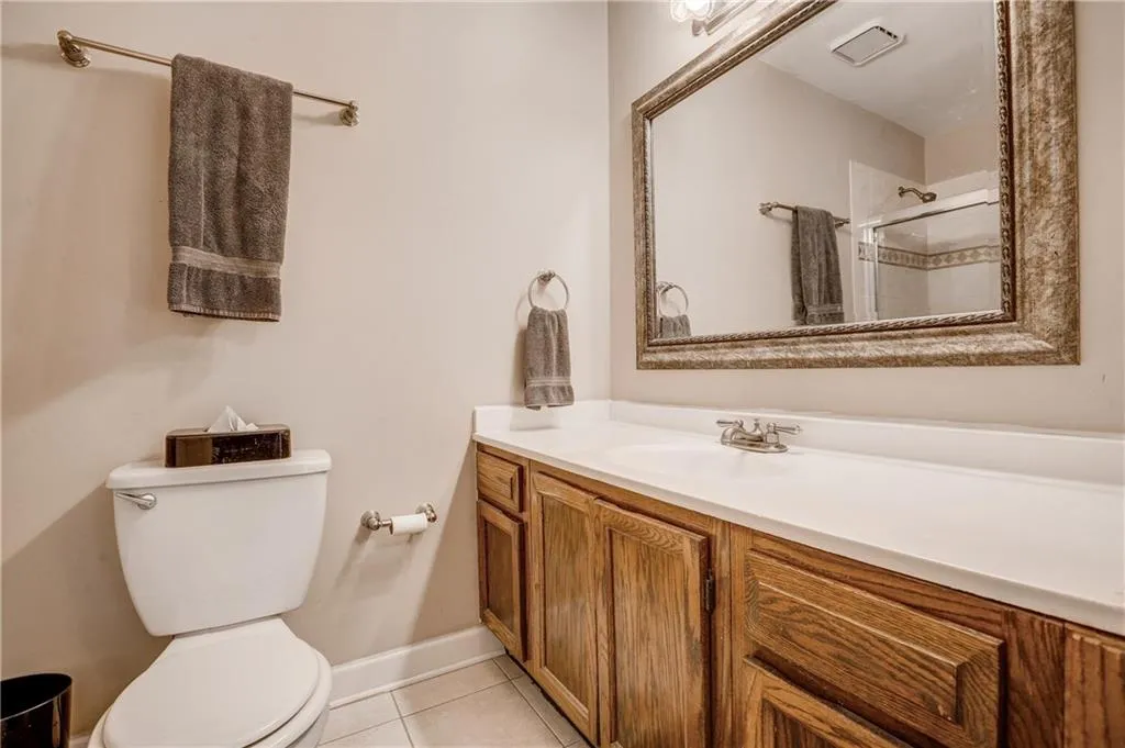 7500 Roswell Road Unit 22, Sandy Springs, Georgia 30350, 2 Bedrooms Bedrooms, ,2 BathroomsBathrooms,Residential,Sold,7500 Roswell Road Unit 22,6022764