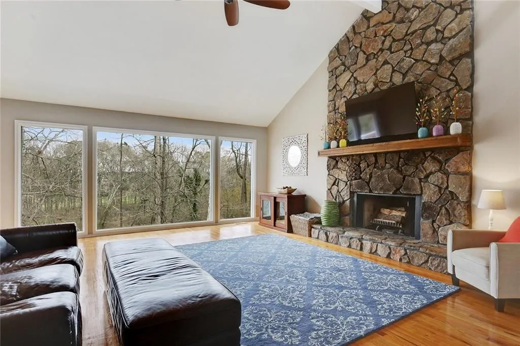 7325 Chattahoochee Bluff Drive, Sandy Springs, Georgia 30350, 5 Bedrooms Bedrooms, ,3 BathroomsBathrooms,Residential,Sold,7325 Chattahoochee Bluff Drive,5994862