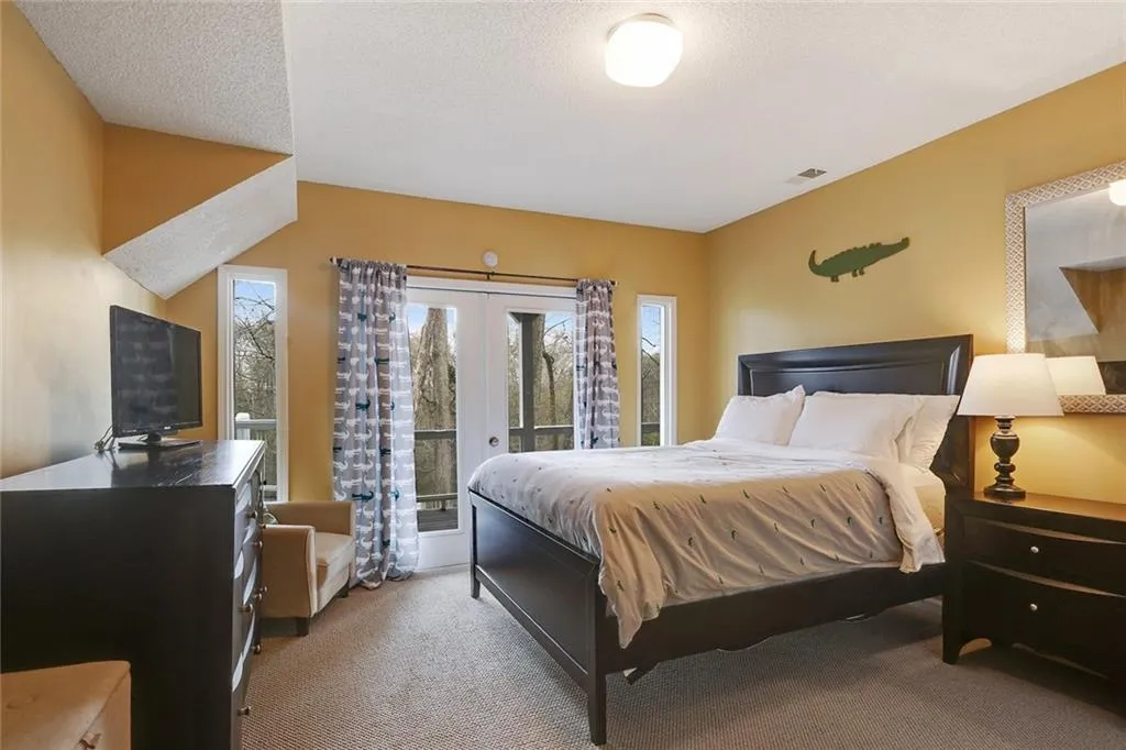 7325 Chattahoochee Bluff Drive, Sandy Springs, Georgia 30350, 5 Bedrooms Bedrooms, ,3 BathroomsBathrooms,Residential,Sold,7325 Chattahoochee Bluff Drive,5994862