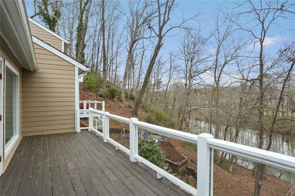 7325 Chattahoochee Bluff Drive, Sandy Springs, Georgia 30350, 5 Bedrooms Bedrooms, ,3 BathroomsBathrooms,Residential,Sold,7325 Chattahoochee Bluff Drive,5994862