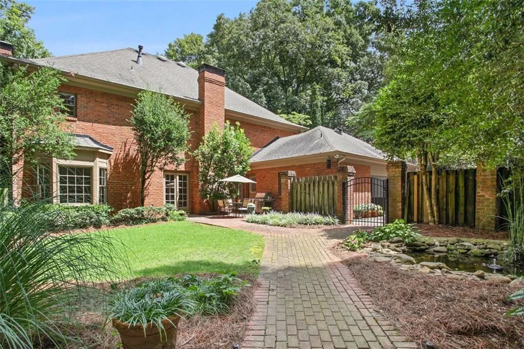6100 River Chase Circle, Atlanta, Georgia 30328, 6 Bedrooms Bedrooms, ,5 BathroomsBathrooms,Residential,Sold,6100 River Chase Circle,6935659
