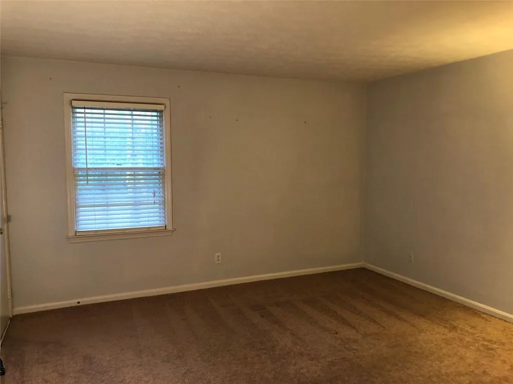6700 Roswell Road Unit 4b, Atlanta, Georgia 30328, 3 Bedrooms Bedrooms, ,2 BathroomsBathrooms,Residential,Sold,6700 Roswell Road Unit 4b,6826435