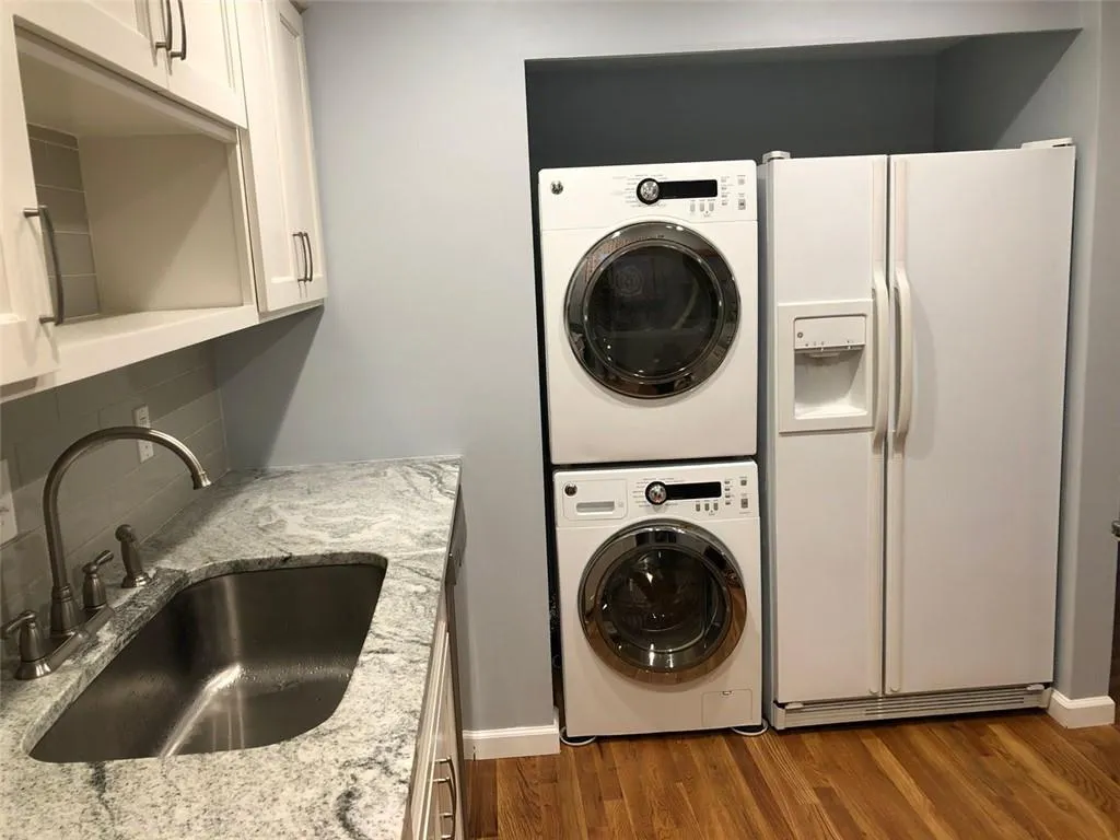 6700 Roswell Road Unit 4b, Atlanta, Georgia 30328, 3 Bedrooms Bedrooms, ,2 BathroomsBathrooms,Residential,Sold,6700 Roswell Road Unit 4b,6826435
