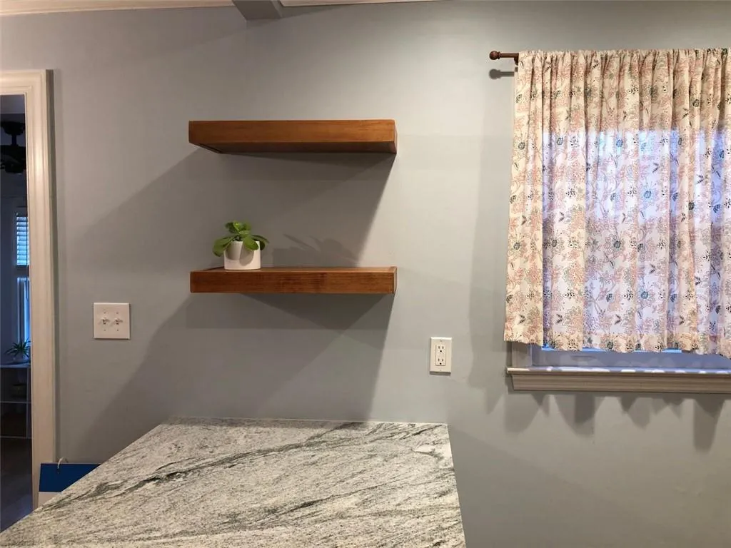 6700 Roswell Road Unit 4b, Atlanta, Georgia 30328, 3 Bedrooms Bedrooms, ,2 BathroomsBathrooms,Residential,Sold,6700 Roswell Road Unit 4b,6826435