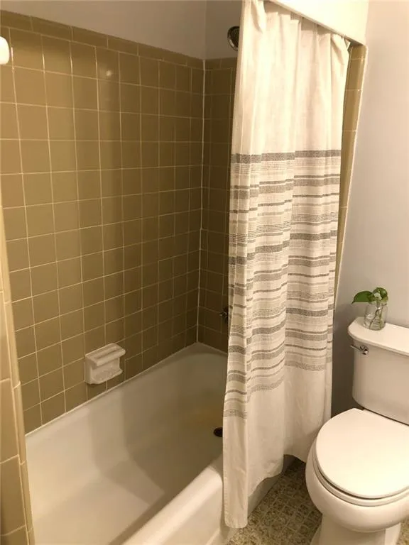 6700 Roswell Road Unit 4b, Atlanta, Georgia 30328, 3 Bedrooms Bedrooms, ,2 BathroomsBathrooms,Residential,Sold,6700 Roswell Road Unit 4b,6826435