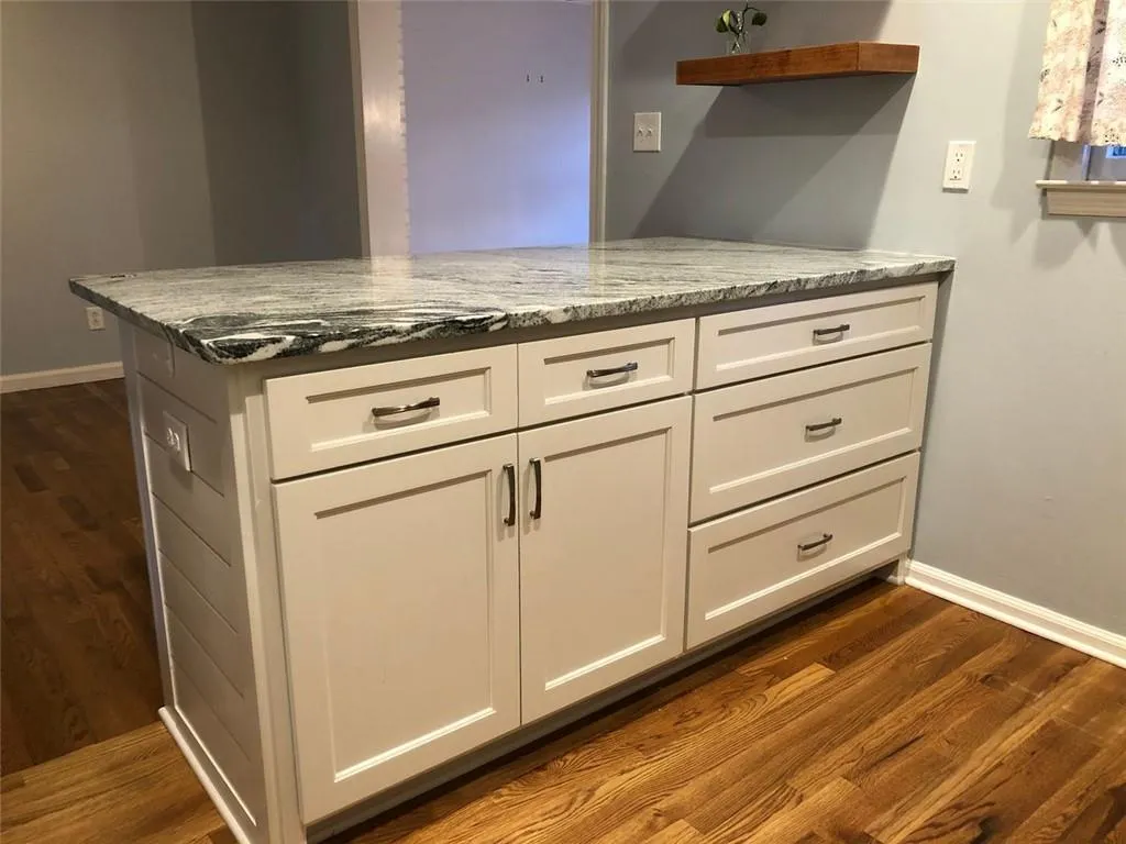 6700 Roswell Road Unit 4b, Atlanta, Georgia 30328, 3 Bedrooms Bedrooms, ,2 BathroomsBathrooms,Residential,Sold,6700 Roswell Road Unit 4b,6826435