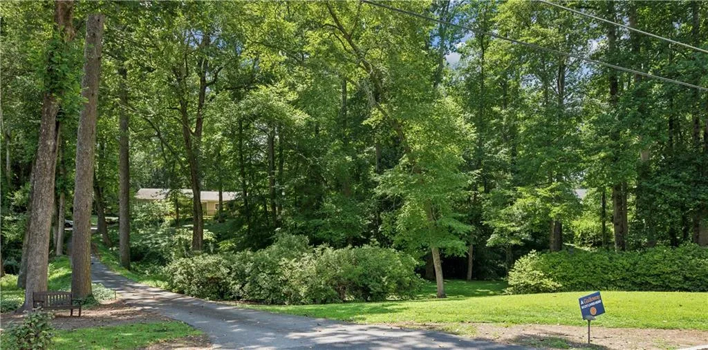 3952 Club Drive Ne, Atlanta, Georgia 30319, 4 Bedrooms Bedrooms, 0 ,3 BathroomsBathrooms,Residential,For Sale,3952 Club Drive Ne,7830936