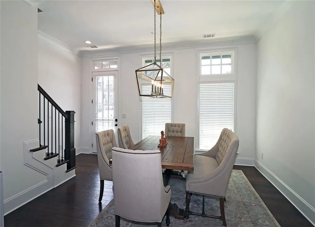 6638 Sterling Drive, Sandy Springs, Georgia 30328, 3 Bedrooms Bedrooms, ,3 BathroomsBathrooms,Residential,Sold,6638 Sterling Drive,7020339