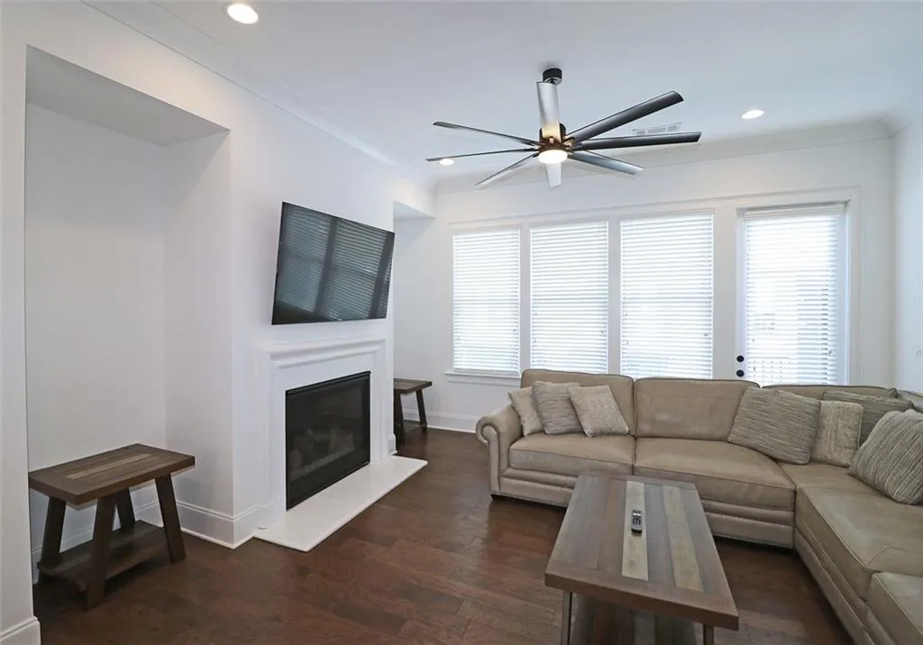 6638 Sterling Drive, Sandy Springs, Georgia 30328, 3 Bedrooms Bedrooms, ,3 BathroomsBathrooms,Residential,Sold,6638 Sterling Drive,7020339