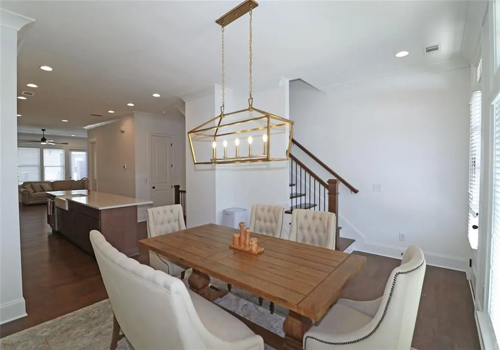 6638 Sterling Drive, Sandy Springs, Georgia 30328, 3 Bedrooms Bedrooms, ,3 BathroomsBathrooms,Residential,Sold,6638 Sterling Drive,7020339