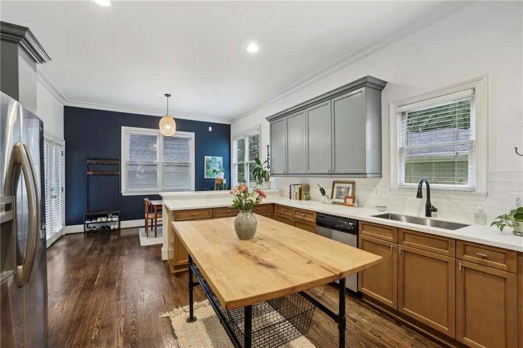 2477 Edwards Drive, Atlanta, Georgia 30318, 3 Bedrooms Bedrooms, ,2 BathroomsBathrooms,Residential,For Sale,2477 Edwards Drive,7608840