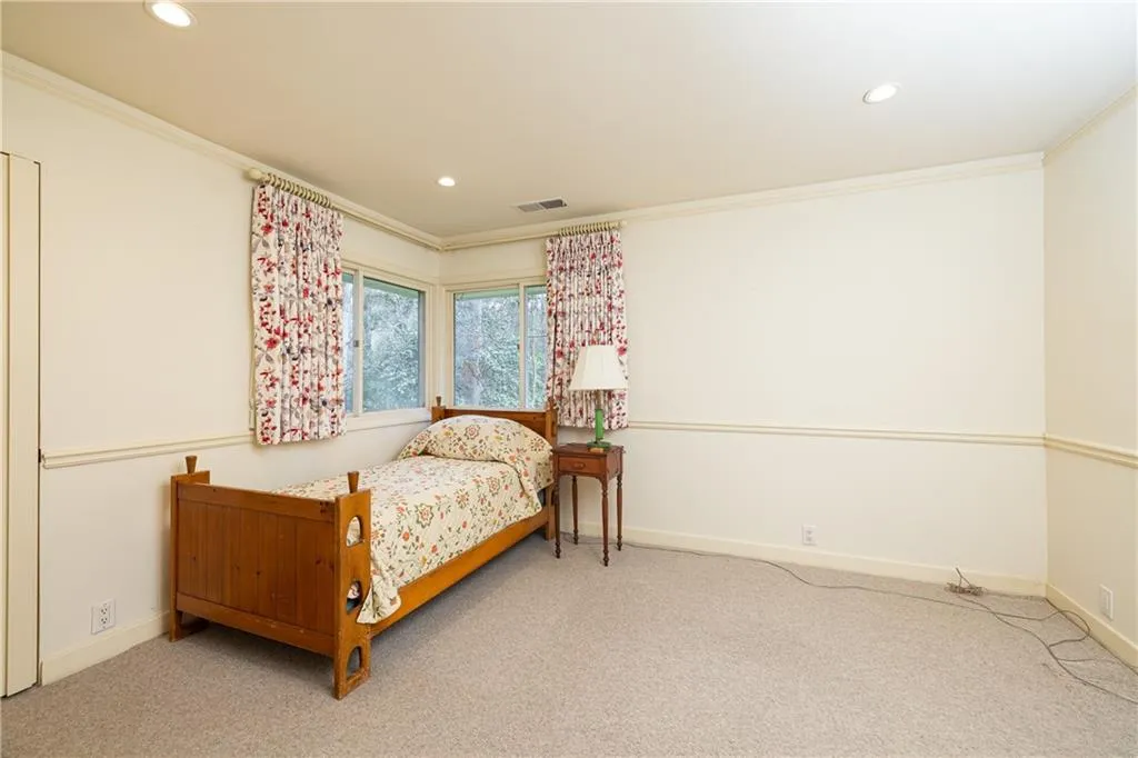 Bedroom on terrace level