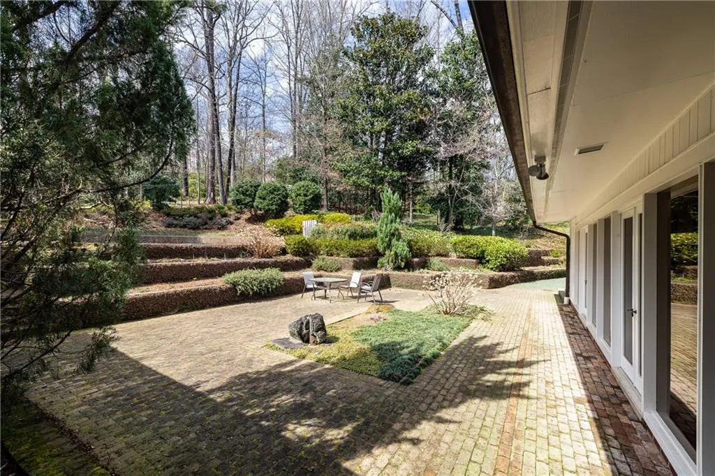 Epic walk out patio and gardens
