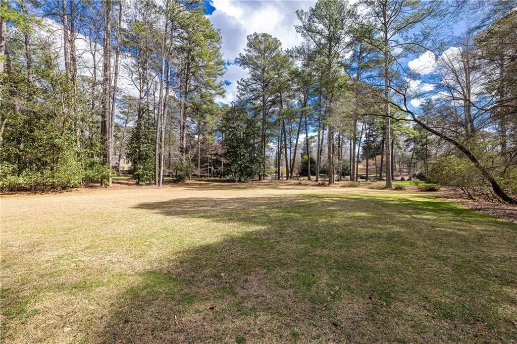 Flat Front Yard