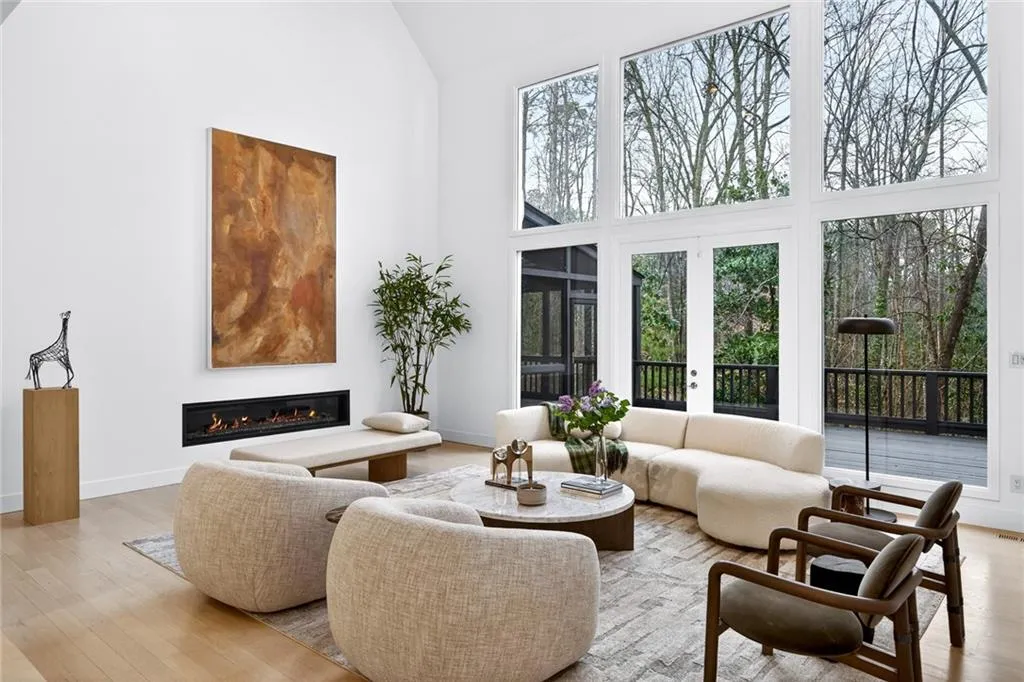 230 N Chambord Drive Nw, Atlanta, Georgia 30327, 6 Bedrooms Bedrooms, ,6 BathroomsBathrooms,Residential,For Sale,230 N Chambord Drive Nw,7720260