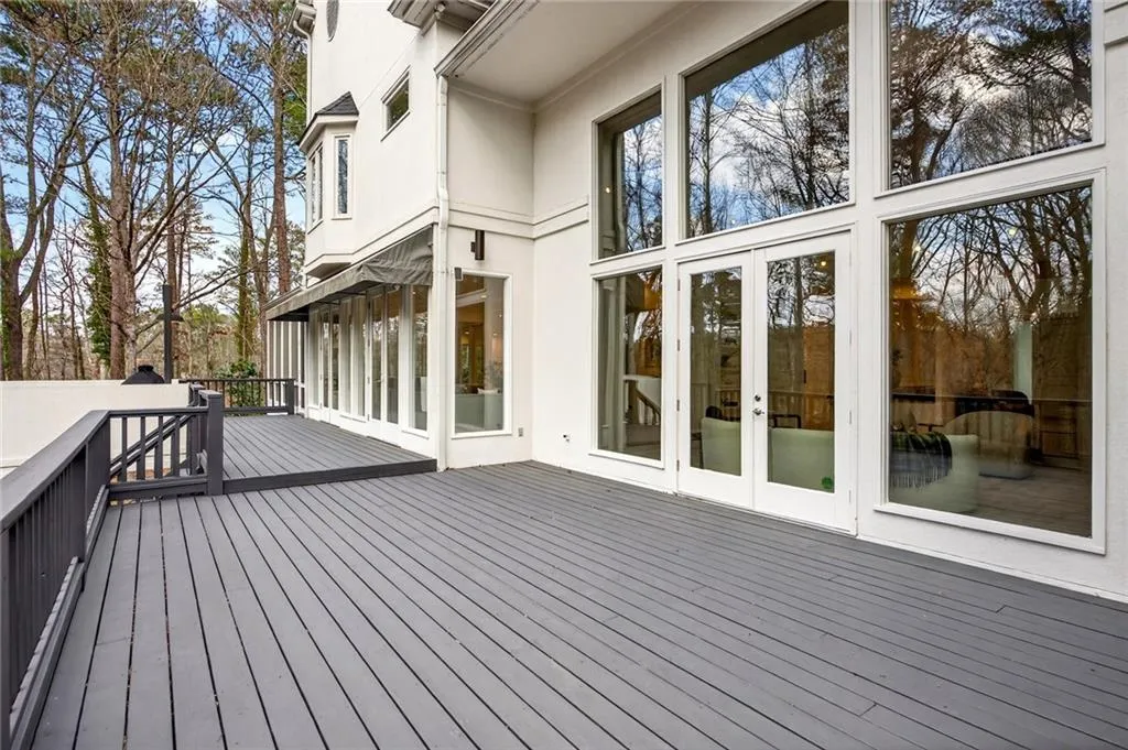 230 N Chambord Drive Nw, Atlanta, Georgia 30327, 6 Bedrooms Bedrooms, ,6 BathroomsBathrooms,Residential,For Sale,230 N Chambord Drive Nw,7720260