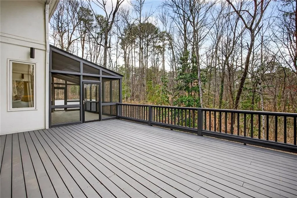 230 N Chambord Drive Nw, Atlanta, Georgia 30327, 6 Bedrooms Bedrooms, ,6 BathroomsBathrooms,Residential,For Sale,230 N Chambord Drive Nw,7720260