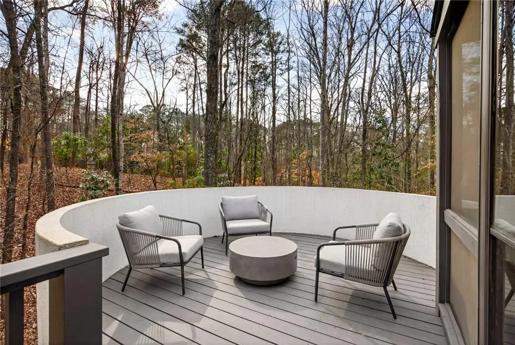 230 N Chambord Drive Nw, Atlanta, Georgia 30327, 6 Bedrooms Bedrooms, ,6 BathroomsBathrooms,Residential,For Sale,230 N Chambord Drive Nw,7720260