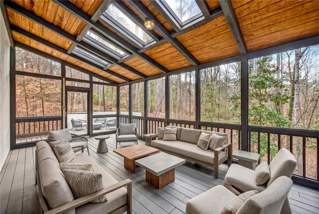 230 N Chambord Drive Nw, Atlanta, Georgia 30327, 6 Bedrooms Bedrooms, ,6 BathroomsBathrooms,Residential,For Sale,230 N Chambord Drive Nw,7720260