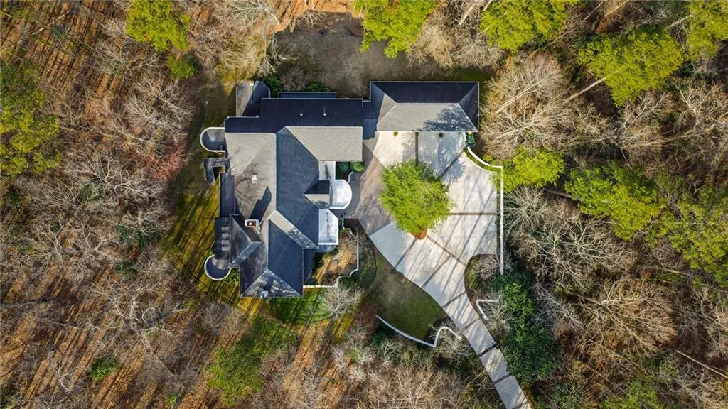 230 N Chambord Drive Nw, Atlanta, Georgia 30327, 6 Bedrooms Bedrooms, ,6 BathroomsBathrooms,Residential,For Sale,230 N Chambord Drive Nw,7720260