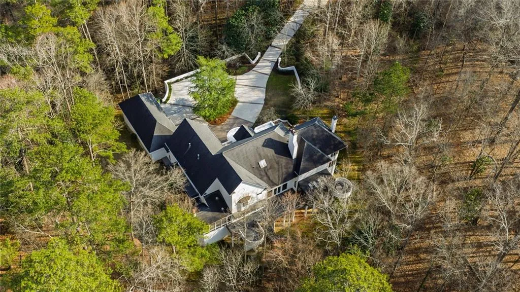 230 N Chambord Drive Nw, Atlanta, Georgia 30327, 6 Bedrooms Bedrooms, ,6 BathroomsBathrooms,Residential,For Sale,230 N Chambord Drive Nw,7720260