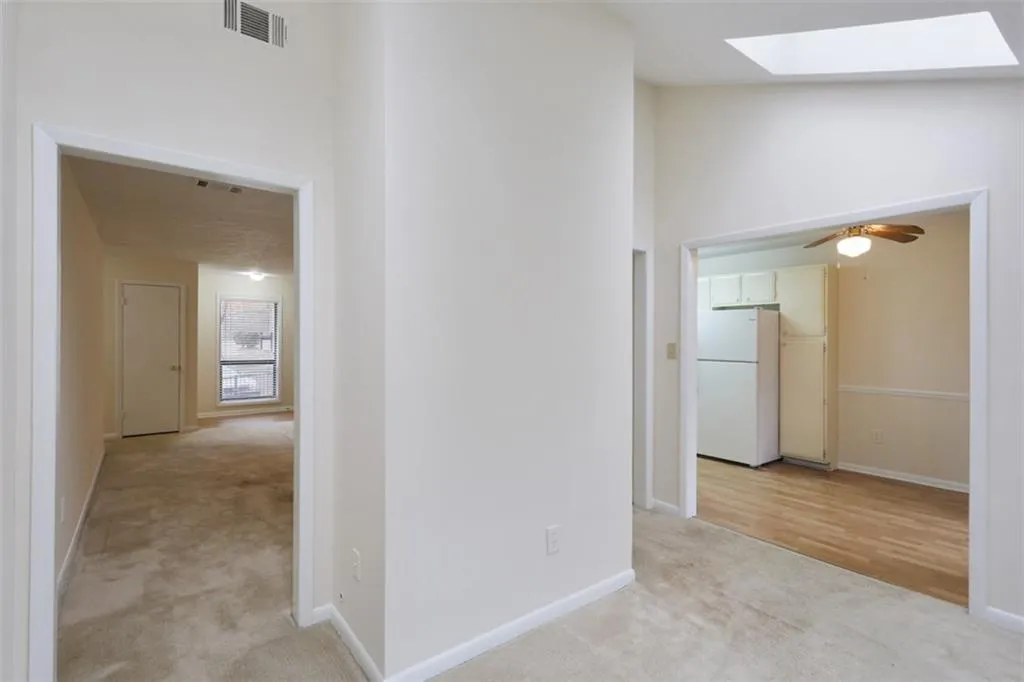 8740 Roswell Road Unit 4d, Sandy Springs, Georgia 30350, 2 Bedrooms Bedrooms, ,2 BathroomsBathrooms,Residential,Sold,8740 Roswell Road Unit 4d,6114588