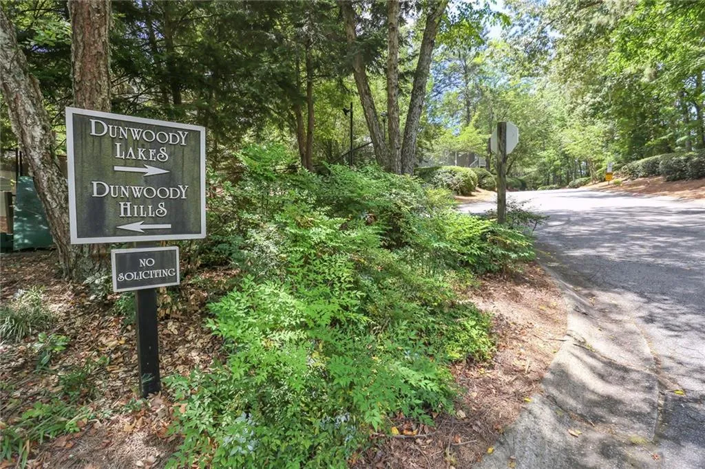 1203 Vicksburg Place, Sandy Springs, Georgia 30350, 2 Bedrooms Bedrooms, ,2 BathroomsBathrooms,Residential,Sold,1203 Vicksburg Place,7406706