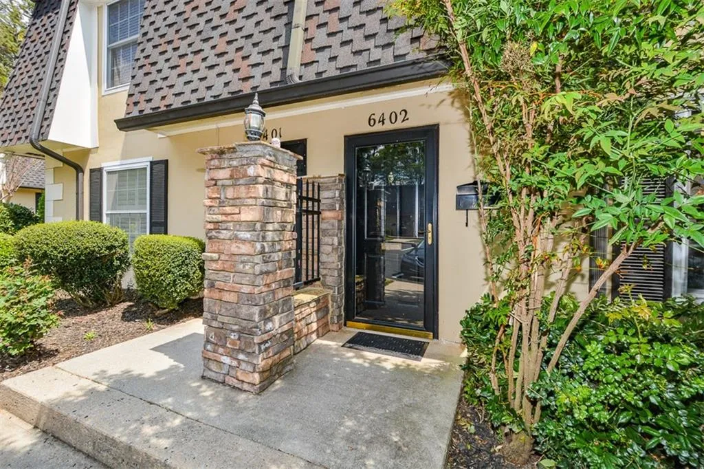 6402 Park Avenue Unit B4, Atlanta, Georgia 30342, 2 Bedrooms Bedrooms, ,1 BathroomBathrooms,Residential,Sold,6402 Park Avenue Unit B4,6862115