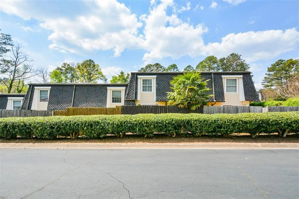 6402 Park Avenue Unit B4, Atlanta, Georgia 30342, 2 Bedrooms Bedrooms, ,1 BathroomBathrooms,Residential,Sold,6402 Park Avenue Unit B4,6862115