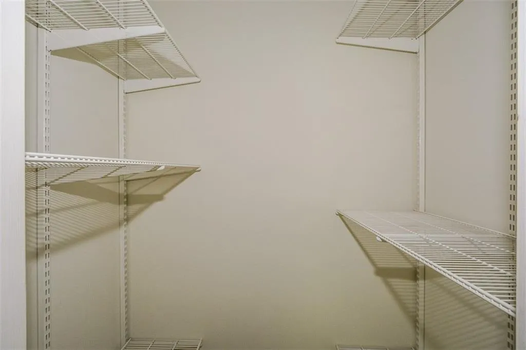 6402 Park Avenue Unit B4, Atlanta, Georgia 30342, 2 Bedrooms Bedrooms, ,1 BathroomBathrooms,Residential,Sold,6402 Park Avenue Unit B4,6862115