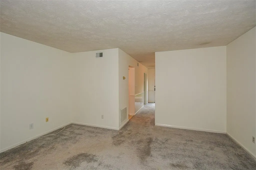 6402 Park Avenue Unit B4, Atlanta, Georgia 30342, 2 Bedrooms Bedrooms, ,1 BathroomBathrooms,Residential,Sold,6402 Park Avenue Unit B4,6862115