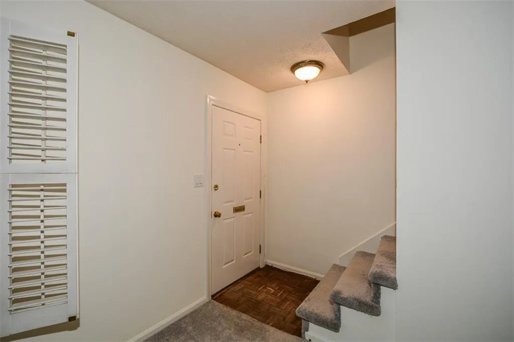 6402 Park Avenue Unit B4, Atlanta, Georgia 30342, 2 Bedrooms Bedrooms, ,1 BathroomBathrooms,Residential,Sold,6402 Park Avenue Unit B4,6862115