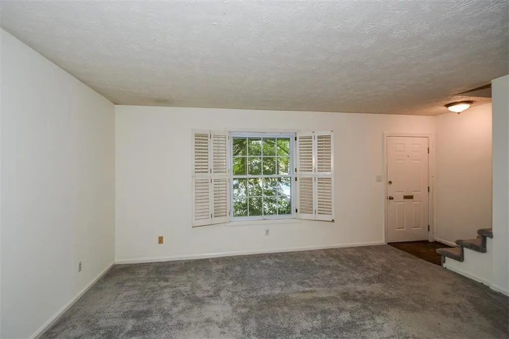 6402 Park Avenue Unit B4, Atlanta, Georgia 30342, 2 Bedrooms Bedrooms, ,1 BathroomBathrooms,Residential,Sold,6402 Park Avenue Unit B4,6862115