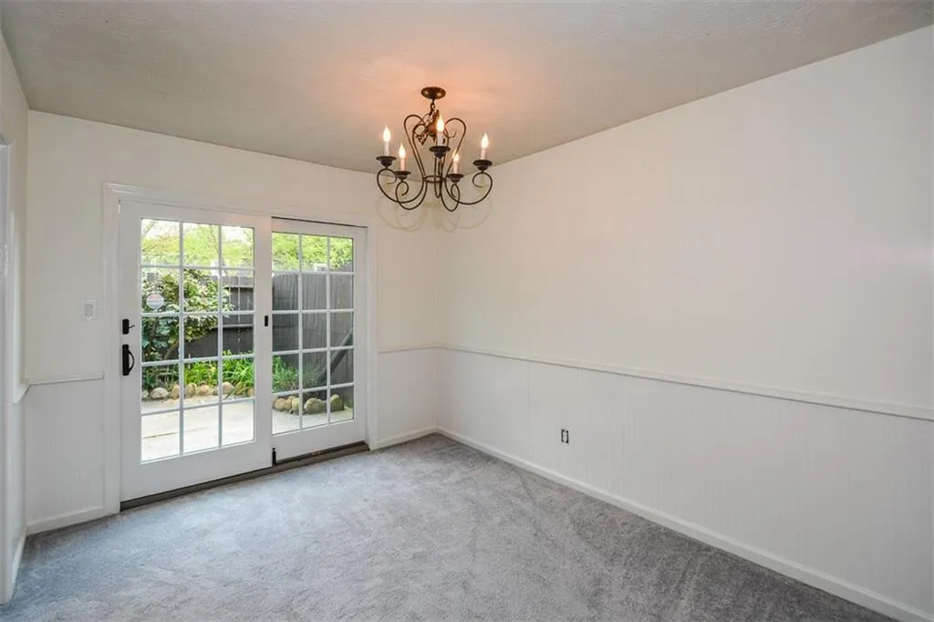 6402 Park Avenue Unit B4, Atlanta, Georgia 30342, 2 Bedrooms Bedrooms, ,1 BathroomBathrooms,Residential,Sold,6402 Park Avenue Unit B4,6862115