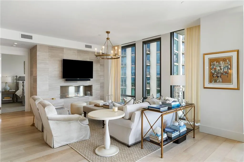 3107 Peachtree Road Ne Unit 1403, Atlanta, Georgia 30305, 2 Bedrooms Bedrooms, ,2 BathroomsBathrooms,Residential,For Sale,3107 Peachtree Road Ne Unit 1403,7621327