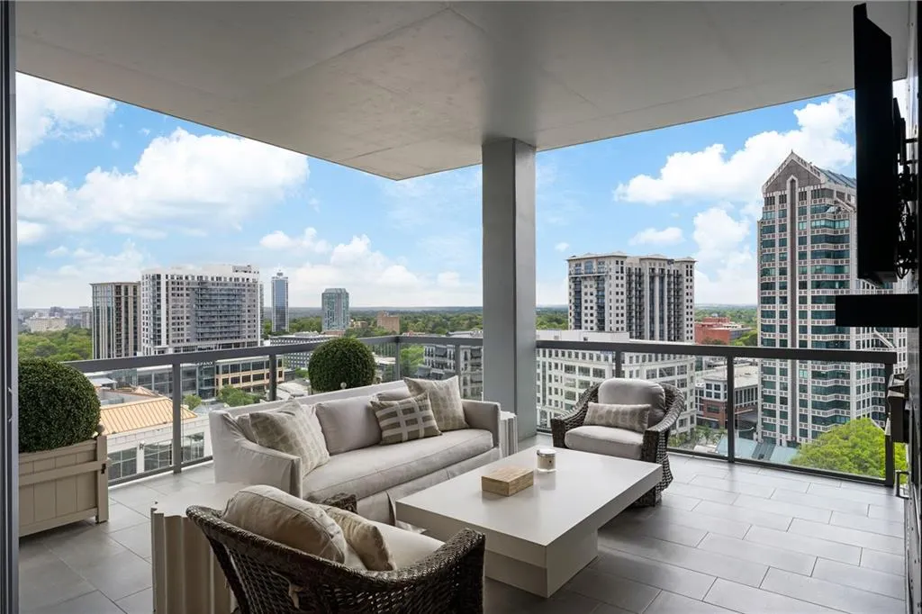 3107 Peachtree Road Ne Unit 1403, Atlanta, Georgia 30305, 2 Bedrooms Bedrooms, ,2 BathroomsBathrooms,Residential,For Sale,3107 Peachtree Road Ne Unit 1403,7621327
