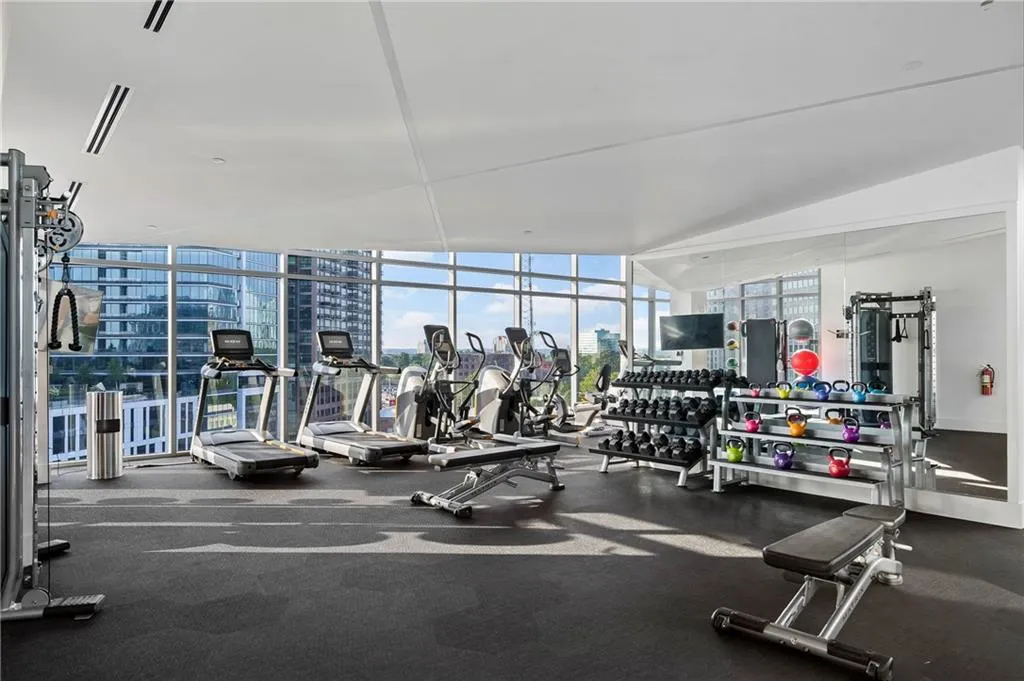 3107 Peachtree Road Ne Unit 1403, Atlanta, Georgia 30305, 2 Bedrooms Bedrooms, ,2 BathroomsBathrooms,Residential,For Sale,3107 Peachtree Road Ne Unit 1403,7621327