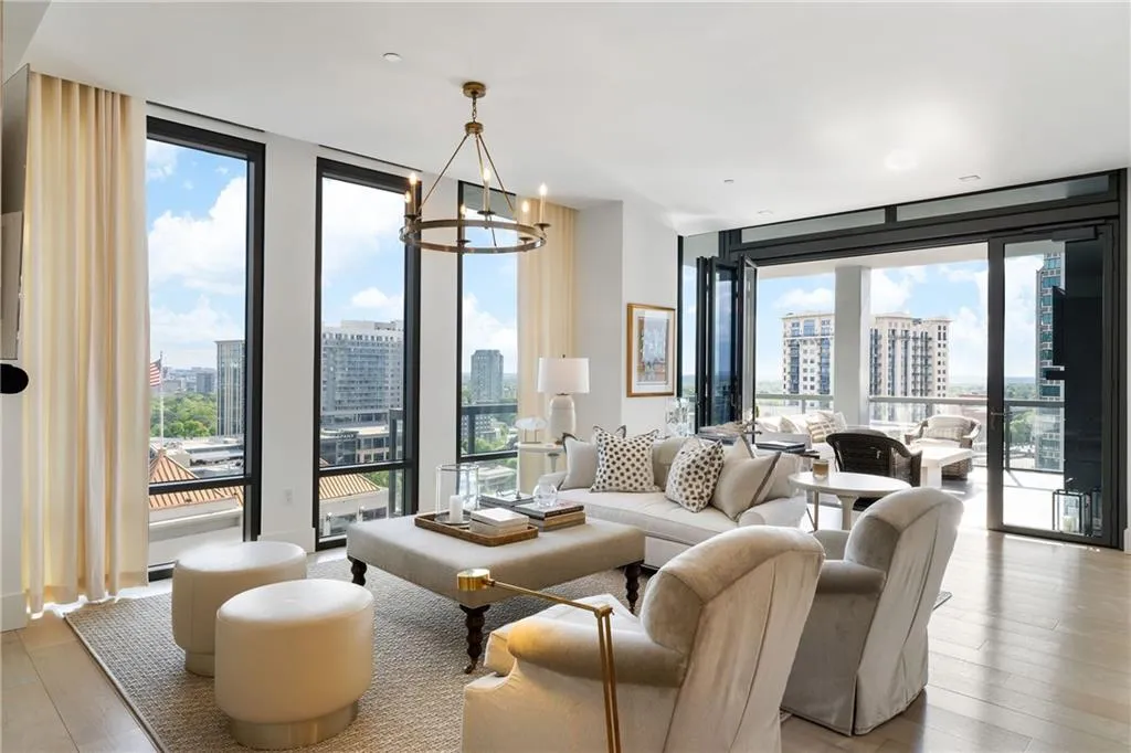 3107 Peachtree Road Ne Unit 1403, Atlanta, Georgia 30305, 2 Bedrooms Bedrooms, ,2 BathroomsBathrooms,Residential,For Sale,3107 Peachtree Road Ne Unit 1403,7621327