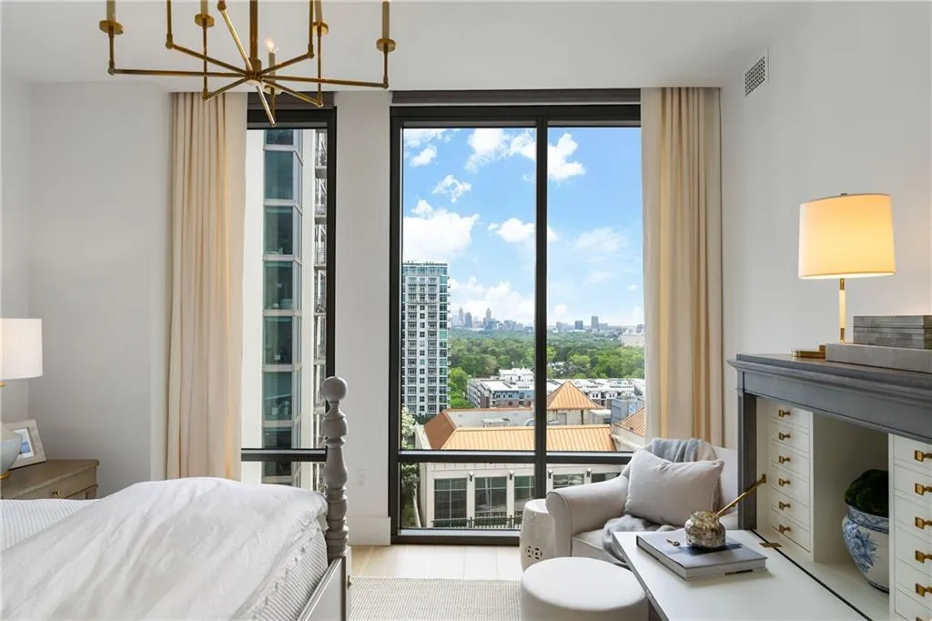 3107 Peachtree Road Ne Unit 1403, Atlanta, Georgia 30305, 2 Bedrooms Bedrooms, ,2 BathroomsBathrooms,Residential,For Sale,3107 Peachtree Road Ne Unit 1403,7621327