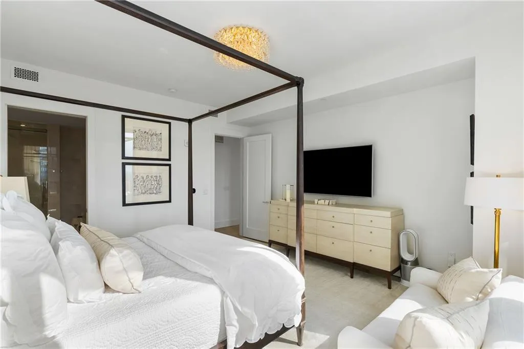 3107 Peachtree Road Ne Unit 1403, Atlanta, Georgia 30305, 2 Bedrooms Bedrooms, ,2 BathroomsBathrooms,Residential,For Sale,3107 Peachtree Road Ne Unit 1403,7621327