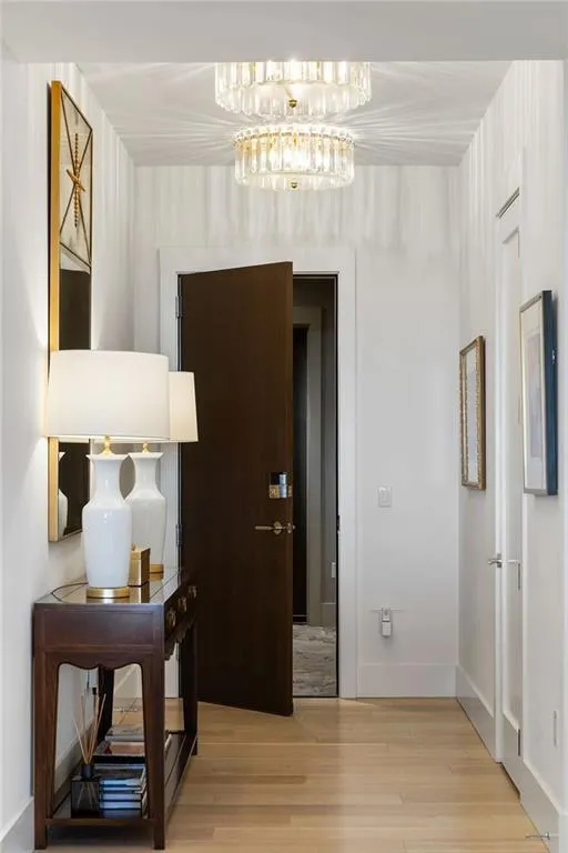 3107 Peachtree Road Ne Unit 1403, Atlanta, Georgia 30305, 2 Bedrooms Bedrooms, ,2 BathroomsBathrooms,Residential,For Sale,3107 Peachtree Road Ne Unit 1403,7621327