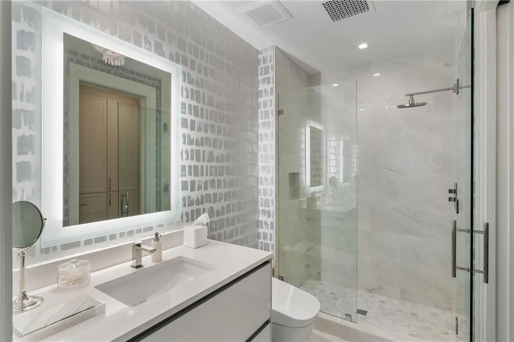 3107 Peachtree Road Ne Unit 1403, Atlanta, Georgia 30305, 2 Bedrooms Bedrooms, ,2 BathroomsBathrooms,Residential,For Sale,3107 Peachtree Road Ne Unit 1403,7621327