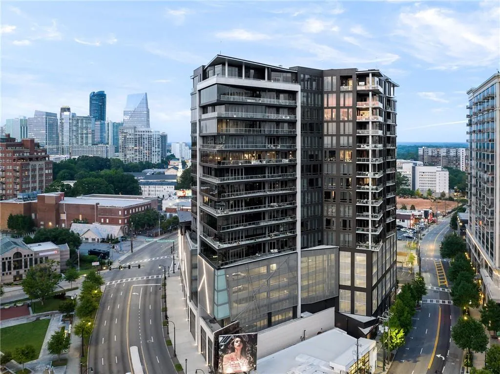 3107 Peachtree Road Ne Unit 1403, Atlanta, Georgia 30305, 2 Bedrooms Bedrooms, ,2 BathroomsBathrooms,Residential,For Sale,3107 Peachtree Road Ne Unit 1403,7621327