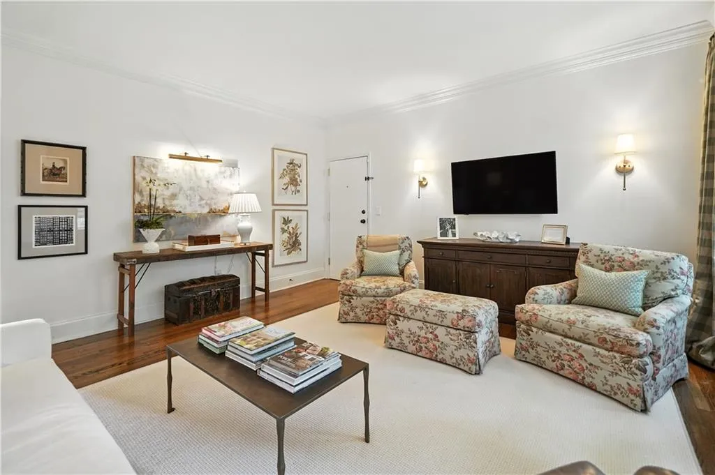 77 Peachtree Memorial Drive Nw Unit 2, Atlanta, Georgia 30309, 2 Bedrooms Bedrooms, ,2 BathroomsBathrooms,Residential,For Sale,77 Peachtree Memorial Drive Nw Unit 2,7632735