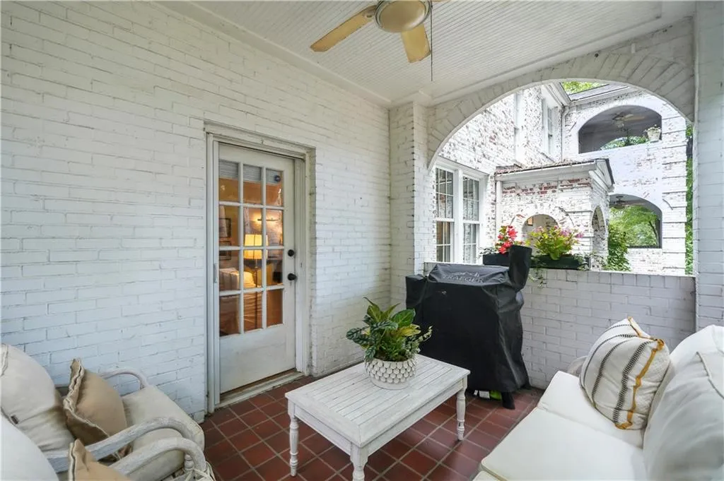 77 Peachtree Memorial Drive Nw Unit 2, Atlanta, Georgia 30309, 2 Bedrooms Bedrooms, ,2 BathroomsBathrooms,Residential,For Sale,77 Peachtree Memorial Drive Nw Unit 2,7632735