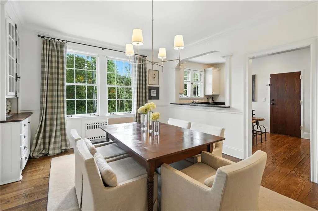 77 Peachtree Memorial Drive Nw Unit 2, Atlanta, Georgia 30309, 2 Bedrooms Bedrooms, ,2 BathroomsBathrooms,Residential,For Sale,77 Peachtree Memorial Drive Nw Unit 2,7632735