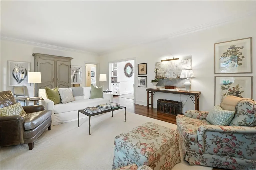 77 Peachtree Memorial Drive Nw Unit 2, Atlanta, Georgia 30309, 2 Bedrooms Bedrooms, ,2 BathroomsBathrooms,Residential,For Sale,77 Peachtree Memorial Drive Nw Unit 2,7632735