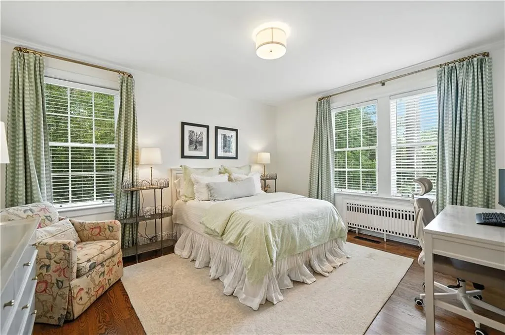 77 Peachtree Memorial Drive Nw Unit 2, Atlanta, Georgia 30309, 2 Bedrooms Bedrooms, ,2 BathroomsBathrooms,Residential,For Sale,77 Peachtree Memorial Drive Nw Unit 2,7632735