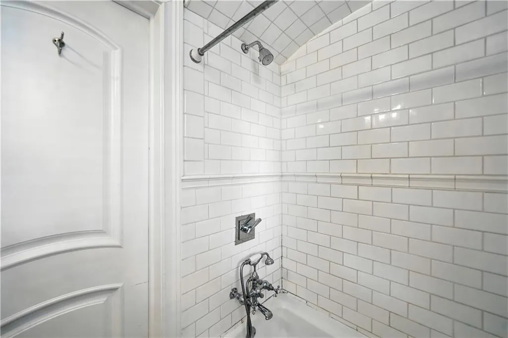 77 Peachtree Memorial Drive Nw Unit 2, Atlanta, Georgia 30309, 2 Bedrooms Bedrooms, ,2 BathroomsBathrooms,Residential,For Sale,77 Peachtree Memorial Drive Nw Unit 2,7632735